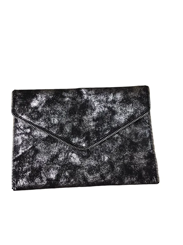 Clutch By It, Size: Large